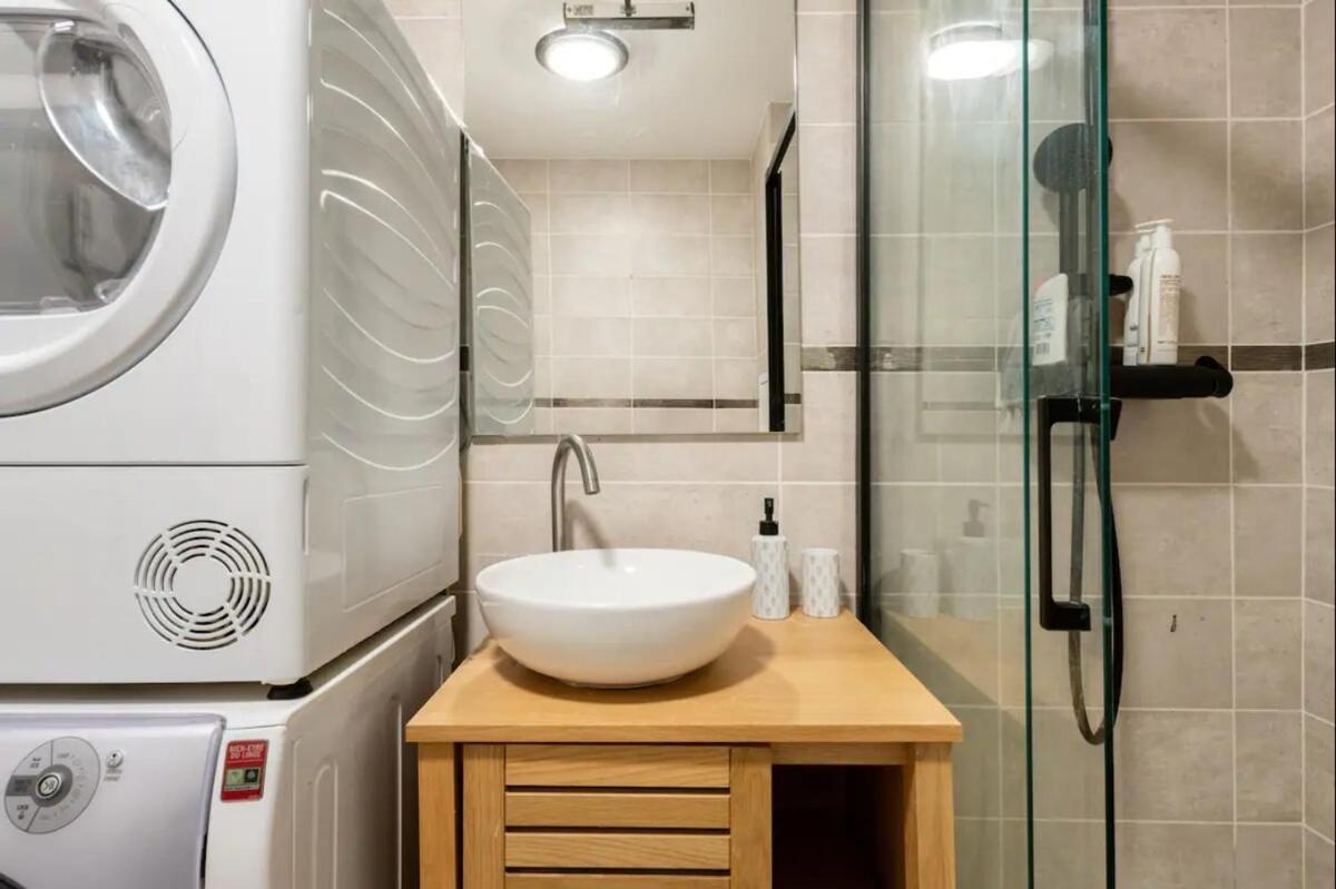 Geneva Terrace Gaillard